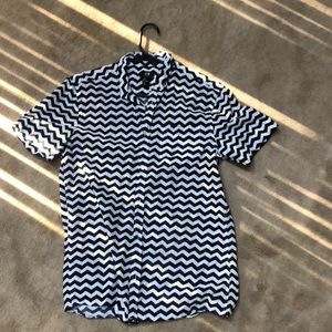 H&M Button Up Zig Zag Pattern